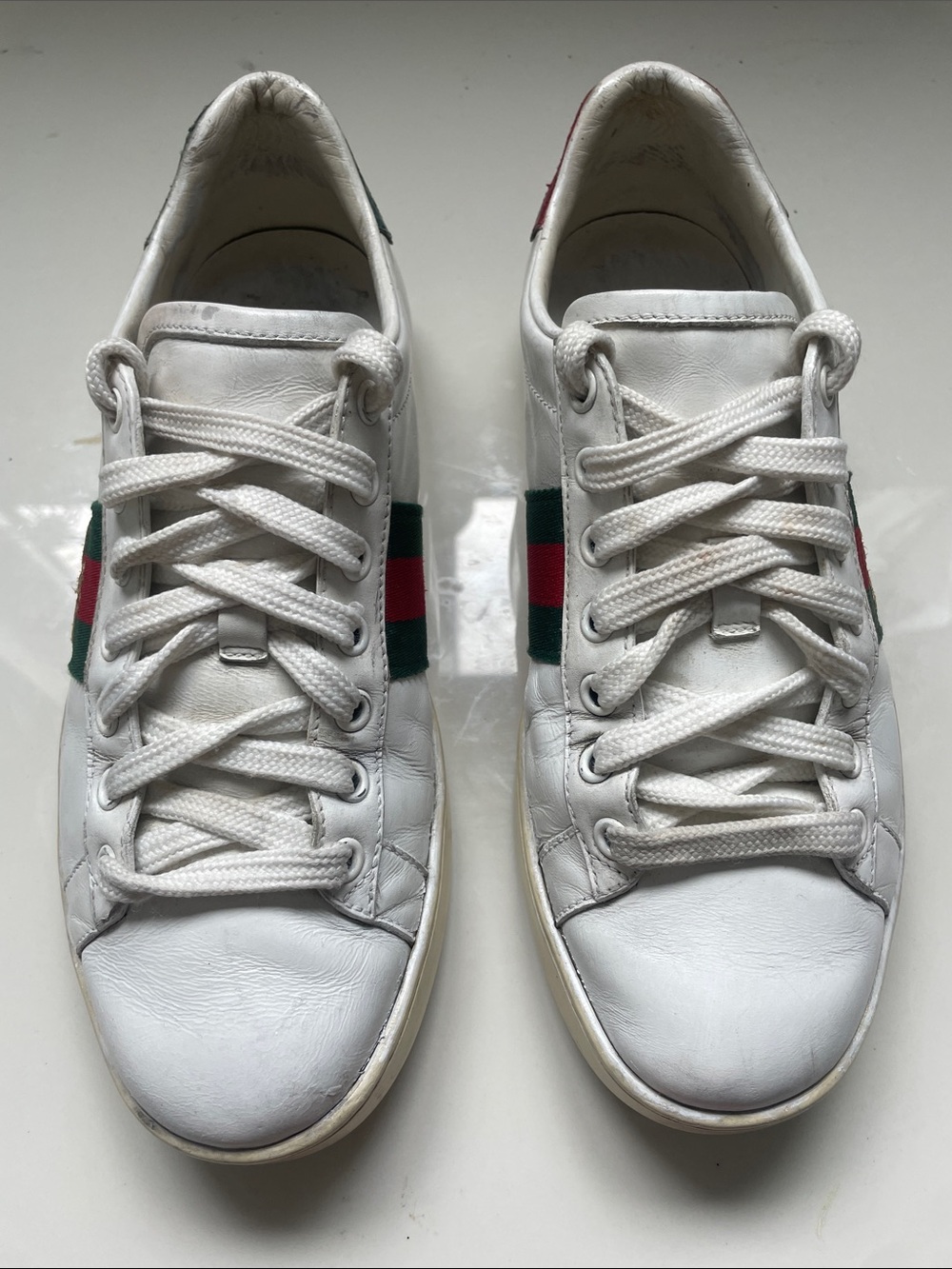 Gucci ACE snearkers embroidered bees white leather gold women sz27
